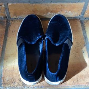 Blue velvet VINCE sneakers